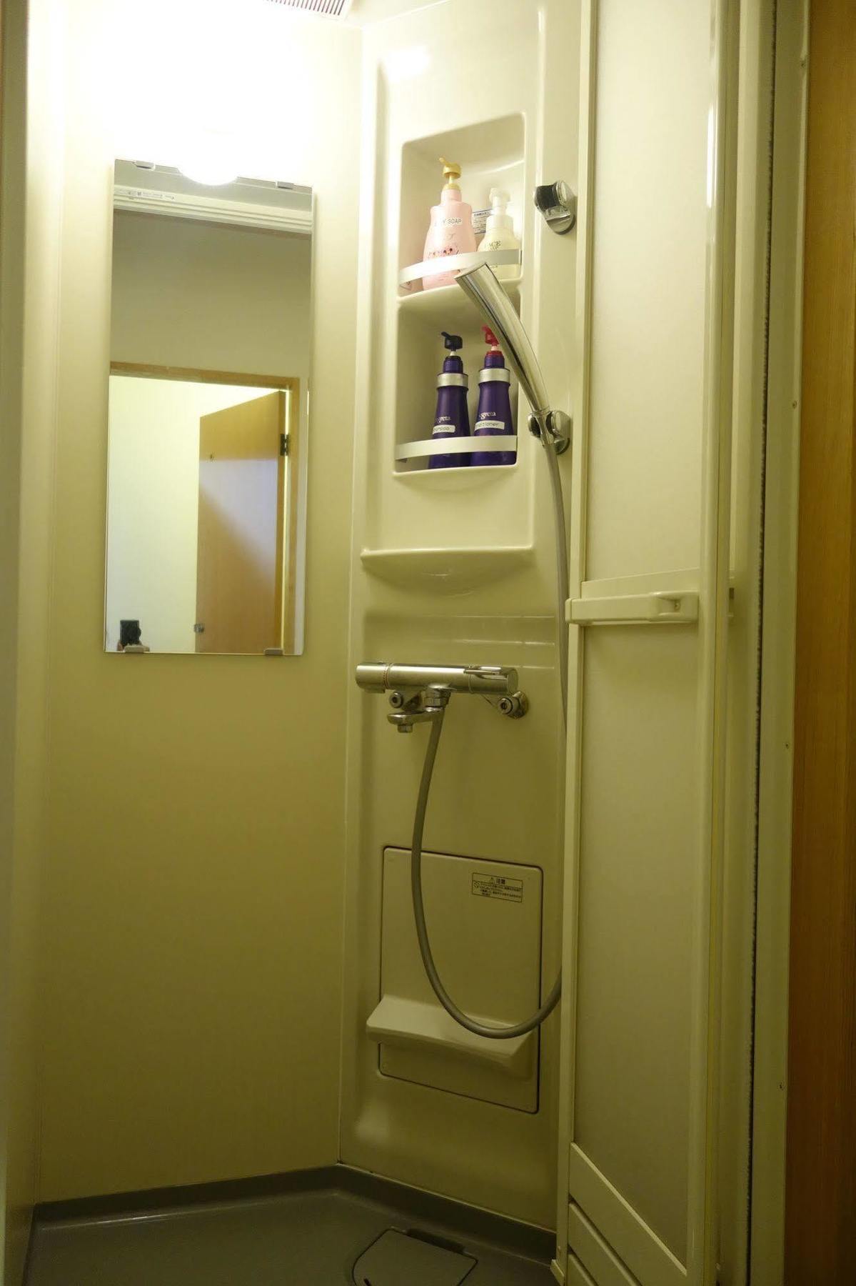 Guesthouse Akicafe Inn Hiroshima Exterior photo
